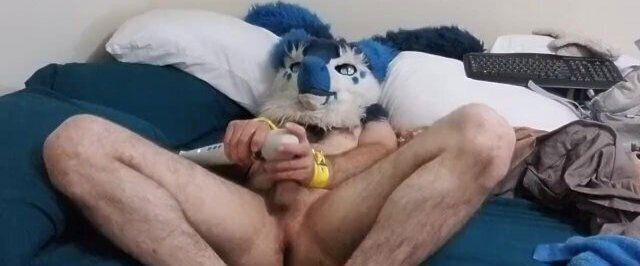 Kobaruto plays with cuffs favorite