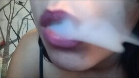 Smoking Queens Lips