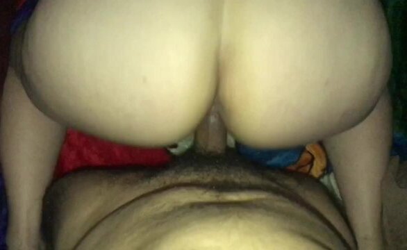 Pawg Latina Putting Her Fat Booty To Work