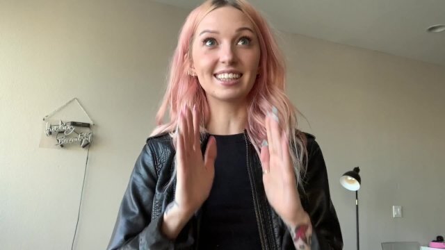 Camgirl Leaves House HARPERMADI