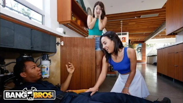 BANGBROS Romani Izzy Bell Seduce Ricky Johnson