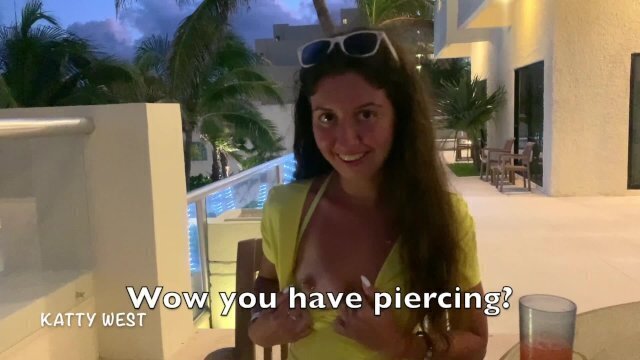 Русская шлюха сосёт трахается иностранцем отеле деньги