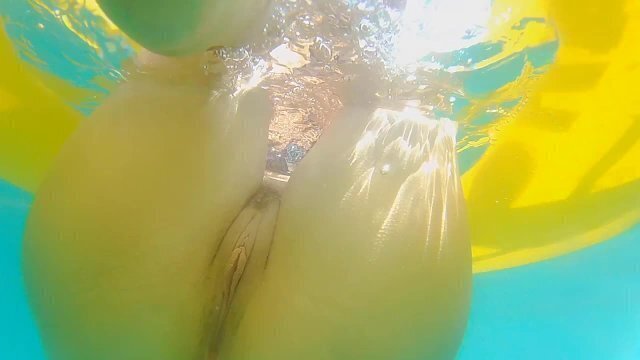 Enjoy Underwater PANTIES PUBLIC BEACH