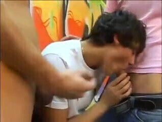 Hot Guy To Guy Sexual Threesome - Coopboy pc