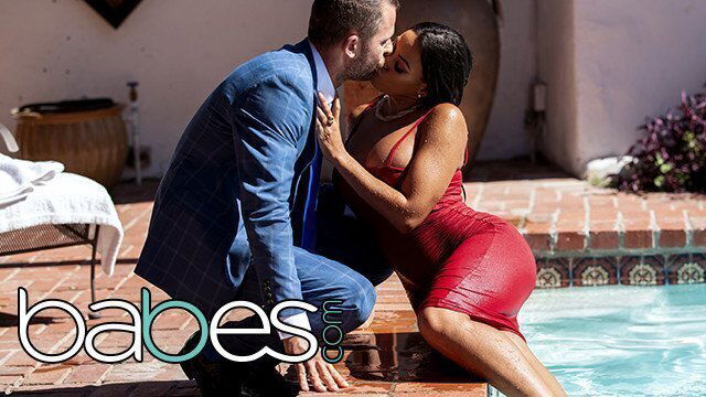 BABES Thicc latina Luna Star gets dirty