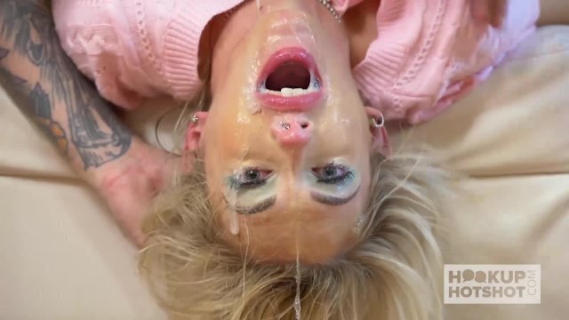 Pretty blonde slut Pierce meets random online dirty hookup