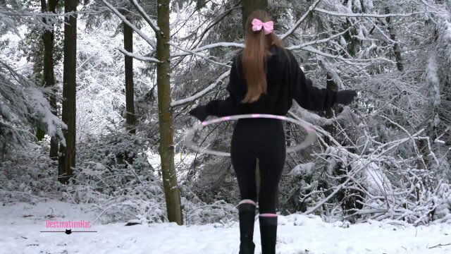 DestinationKat Hoops Snow