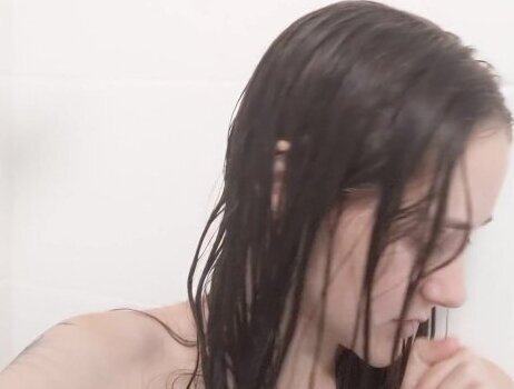 Aussie Teen Shower Wants Watch Tapes