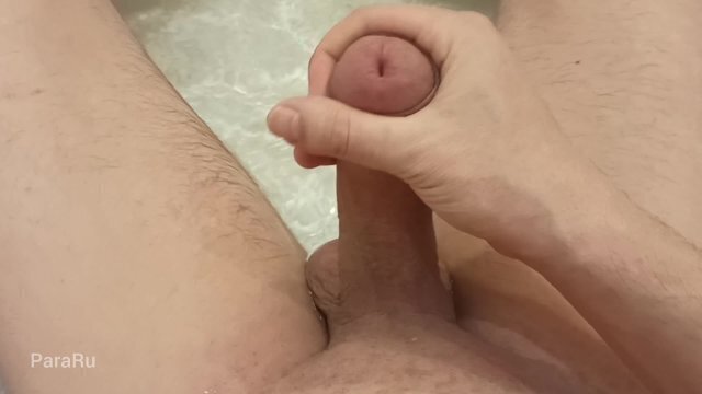 мастурбирует ванной кончает (Эпизод