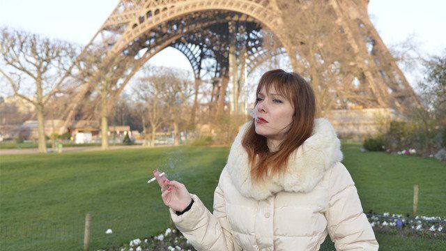 NATASHA SMOKING FETISH EIFFEL TOWER