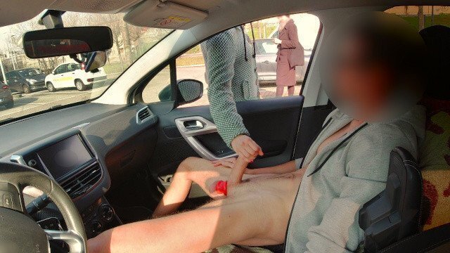 DICK FLASH part troia infila mano godere