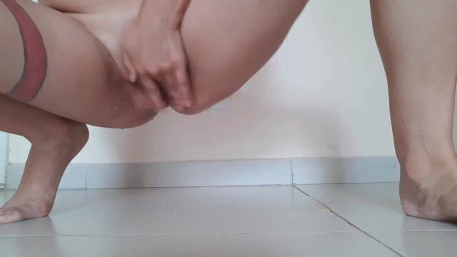 Novinha gozando muito para marido