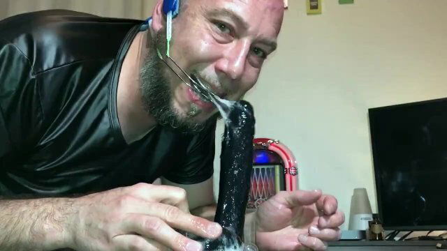 Deepthroat dildo with double headgear braces