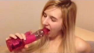 blondie plays with dildo