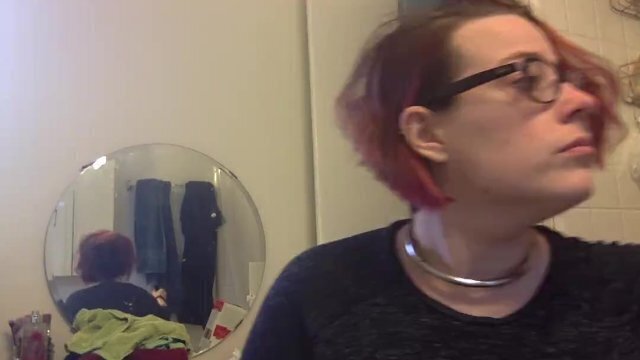 Shaved head fetish girl shaves head