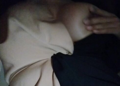 Thai girl boobs เรียก grab แล้วช่วยตัวเอง