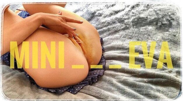 TEEN SHORT DRESS PLAYS WITH SWEET PUSSY