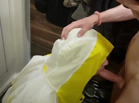 Ебу и кончаю молодому гею в рот