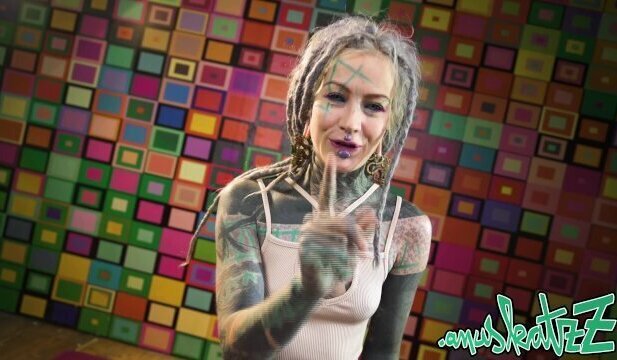 PLEASE VOTE MANYVIDS Community awards