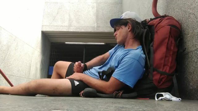 Mansturbating Venice Station