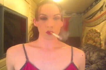 MILFY CHAINSMOKING brunette