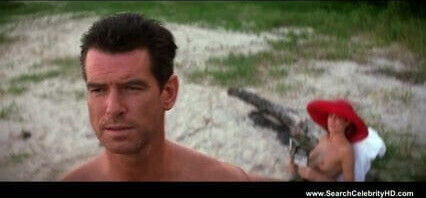 Rene Russo nude - The Thomas Crown Affair (1999)