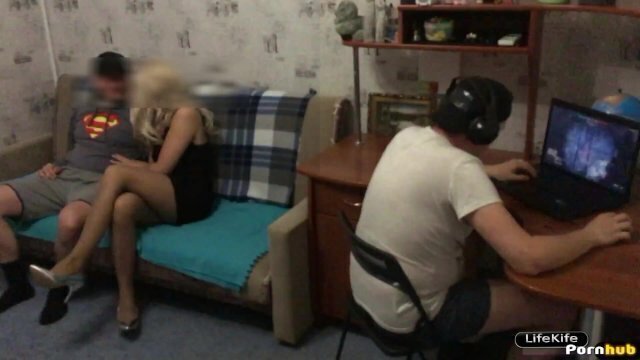 HUSBAND CUCKOLD.I FUCKED FRIEND WHILE PLAYING COMPUTER GAMES