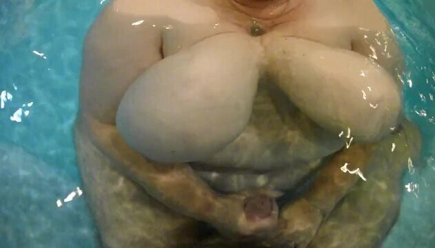 Mrs underwater 005 jerking