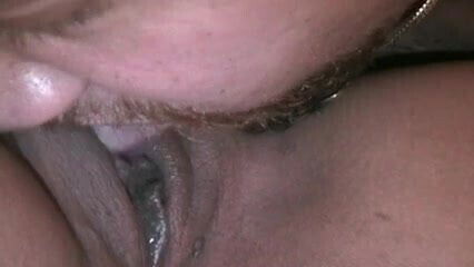 Sucking Latina MILF Pussy & Streaming Cum Shot