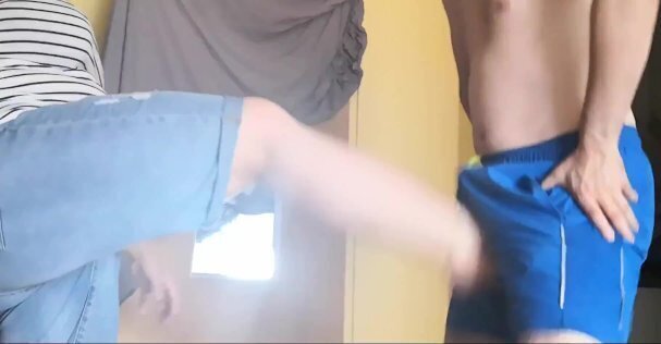 Mixed Amateur Ballbusting