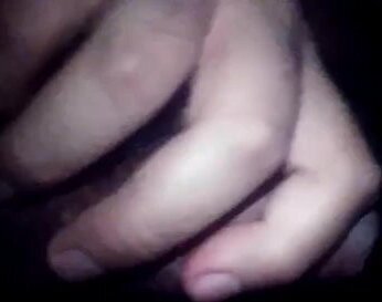 gusta masturbarme duro