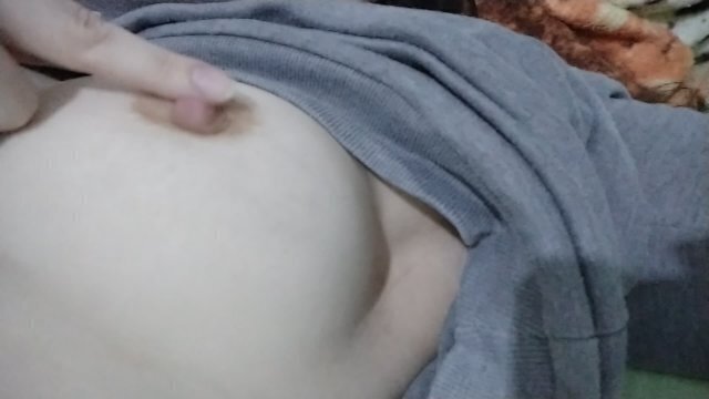 (HQ) Playing with white natural hard nipple while lying down