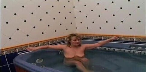 Blonde plump milf bath
