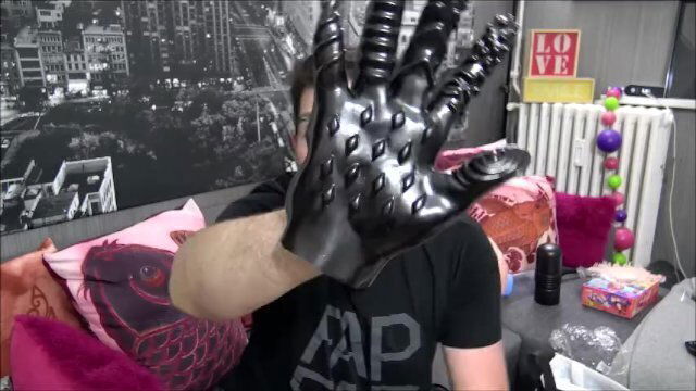 I've bought Cheap Sextoys from China AliExpress Masturbate Gloves Sleeves (Msieurjeremy)