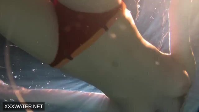 Super sister Siskina with swimming pool