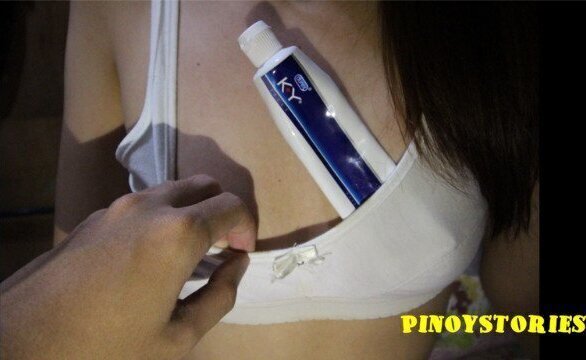 Pinutukan sa Dede ang Cute Pinay Habang Nakikinig Kay Pangulong Dagong (Product Review #2 K-Y Jelly)