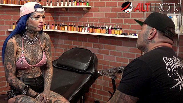 Behind scenes Amber Luke's face tattoo