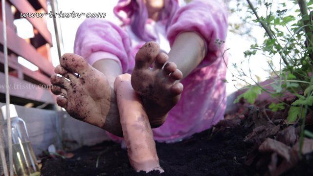 Footjob Inside Garden Vegetable Wearing Pink Panther Costume Triss2020 Chaturbate