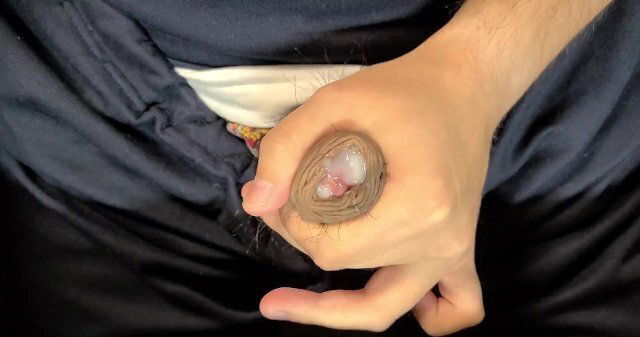 仮性包茎の勃起から皮オナニー 2020.11.09 No.19