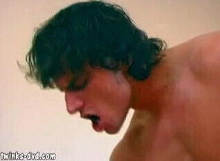 Slim lets gorgeous boyfriend plug