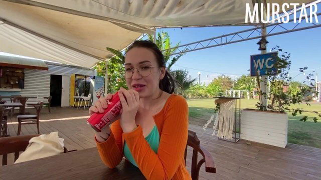 Изменила мужу незнакомцем поскакав члене Murstar