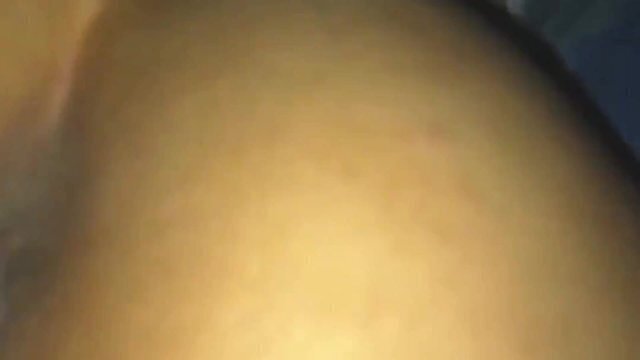 Que me chupen el culo en cuatro me deja escurriendo de baba y caliente completamente. 