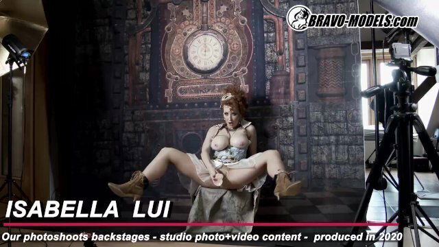 392-Backstage Photoshoot Isabella cosplay