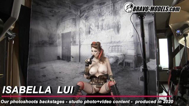 393-Backstage Photoshoot Isabella Cosplay