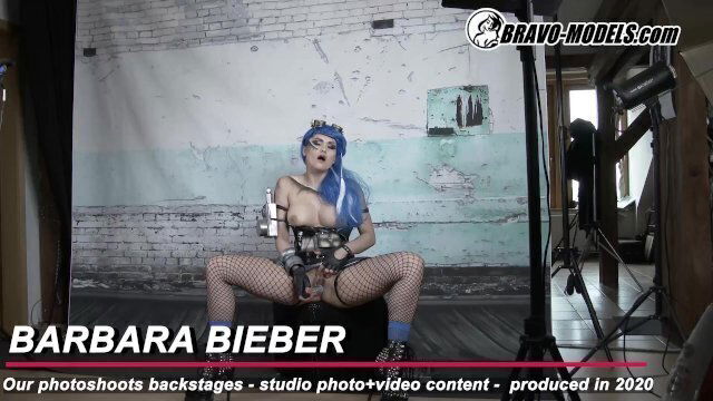 397-Backstage Photoshoot Barbara Bieber Cosplay