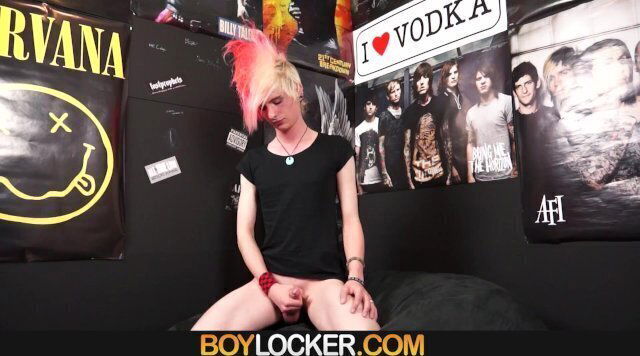 Locker Horny Twink Like