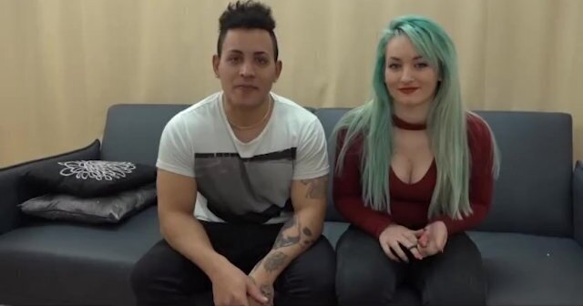 Saben cómo complacer tío. Trío Interracial!!