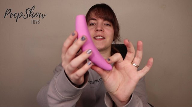 Review Satisfyer Curvy Clitoral Stimulator with Long-Distance Control