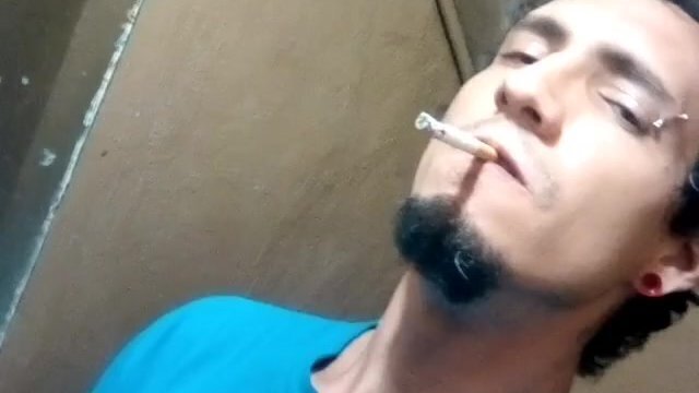 Fumando masturbando Rabaerre