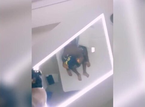 Chupando a piroka do negão